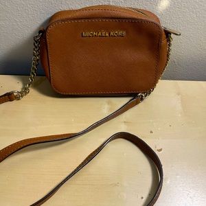 Micheal Kors small jet set crossbody